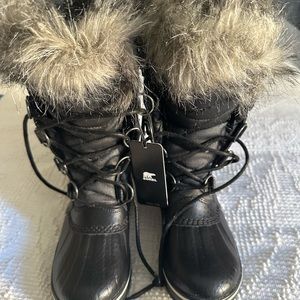 BNWT Sorel winter boots